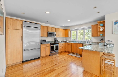 New Seabury House | New Rental-Bright Coves, Walk to Marina and Popponesset Spit