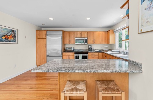 New Seabury House | New Rental-Bright Coves, Walk to Marina and Popponesset Spit