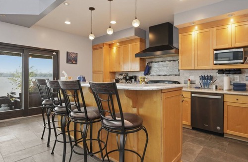 North Greece House | NEW! Rochester Lakeview 4BR with Firepit Sleeps 6