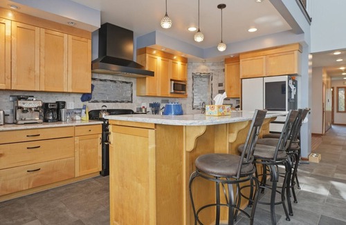 North Greece House | NEW! Rochester Lakeview 4BR with Firepit Sleeps 6