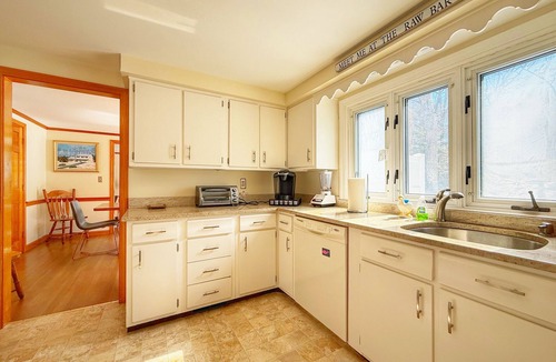 Mashpee House | New Seabury Getaway | Pond Paddles & Beach