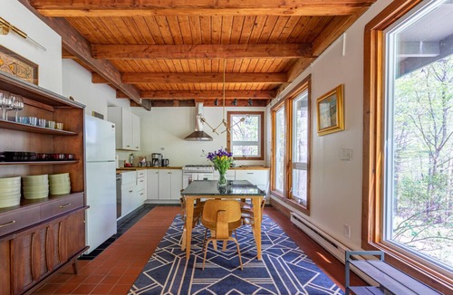 Saugerties House | NEW: SoulWood - Heart, Hearth and Hot-tub nr Woodstock