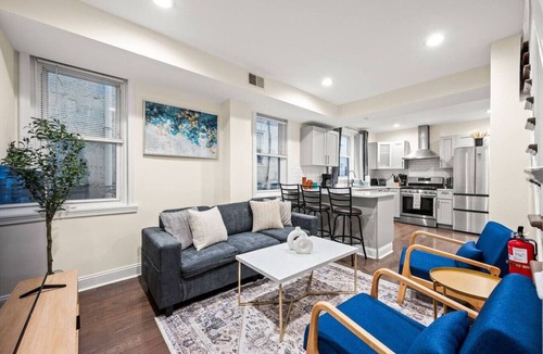 Southwark Apartment | New Spacious 3 Bedroom Apt in the Heart of Philly