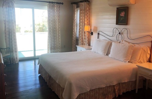 Menemsha Cottage | New to VRBO! 2 bedroom waterview cottage with private beach access