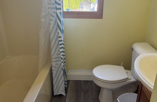 Hampton Cottage | New to VRBO! Charming 2 bedroom cottage just steps from the beach!