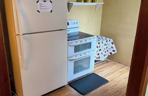 Hampton Cottage | New to VRBO! Cute 2 bedroom cottage just steps from the beach!