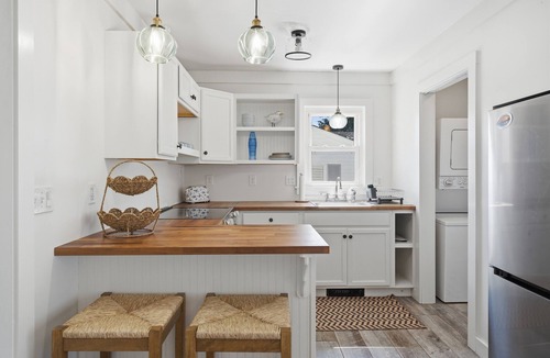 Clinton House | NEW Twin Tides Retreat-steps to private beach. Two Homes, One Memorable Stay