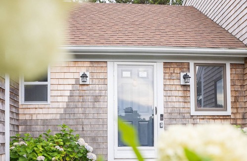 North Chatham House | New Updates, Scenic Walks to 3 Beaches, Dog Friendly, on Inviting Cul-De-Sac