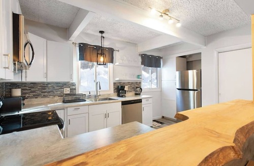 Stratton Mountain Condo | New! Vermont Getaway! Stratton - close to skiing!