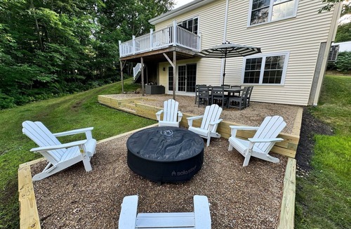 Lochmere House | NEW! WINNISQUAM LAKEFRONT ~ PRIVATE DOCK ~ FIRE PIT ~ SLEEPS 12