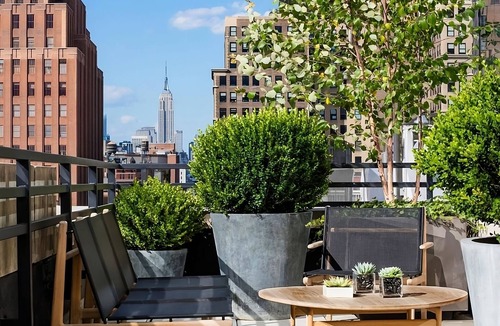 Tribeca Hotel | New York City Getaway! Pets Allowed! Minutes To The Rockefeller Center!