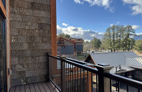 North Conway Condo | Newly built Luxurious Ski-In/Out Fairbank Lodge Condo on Cranmore Mountain