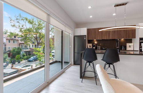 Leslieville Apartment | Newly Built & Professionally Designed Modern Sleek Executive Suite - Leslieville