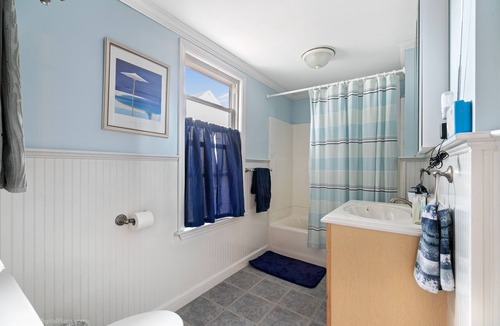 Fifth Ward Cottage | Newly refurbished house within short walking distance of town. Private driveway!