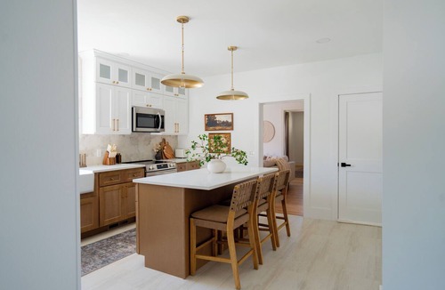 Williamsport House | Newly remodeled modern home by scenic riverwalk 3 min to LLWS