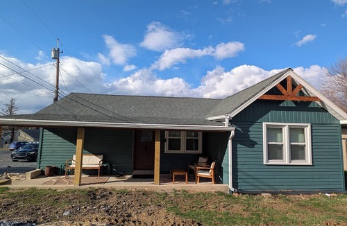 Linglestown House | Newly Remodeled 2BR/1BA Fully Furnished Home Move-In Ready