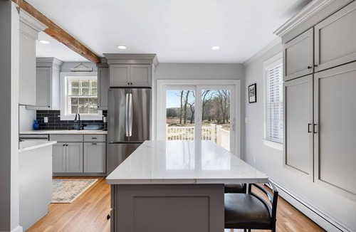 West Barnstable House | Newly remodeled 3BR+ overlooking cranberry bog. 11mins to beach. Sleeps 8