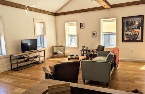 North Adams Apartment | Newly renovated 2 Br apartment on historic Eagle Street