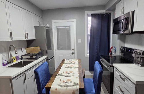Leslieville Apartment | Newly renovated 2-bedroom unit awaits - Welcome to your home away from home!