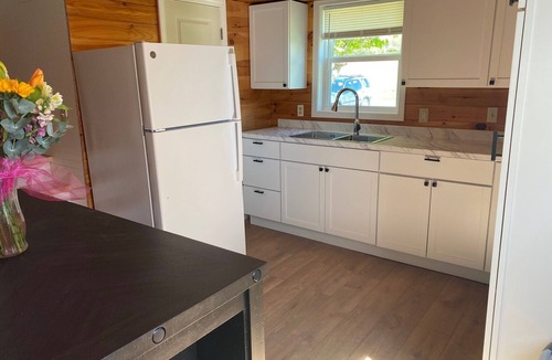 St. Albans Cottage | Newly renovated 2-bedroom Lake Champlain Cottage in Georgia, VT