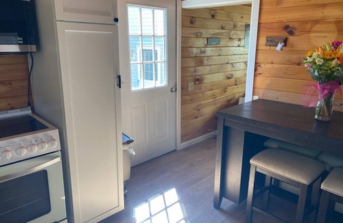 St. Albans Cottage | Newly renovated 2-bedroom Lake Champlain Cottage in Georgia, VT
