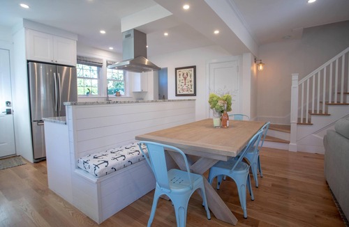 Cliff Walk House | Newly Renovated 6BR with Parking & Outdoor Shower!