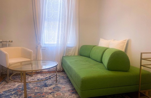 Cleveland Circle Apartment | NEWLY RENOVATED APARTMENT STEPS FROM GREEN LINE BRIGHTON BROOKLINE