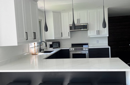 Pointe-Fortune Ski Chalet | Newly renovated chalet with access to the water, 30 minutes from Montreal