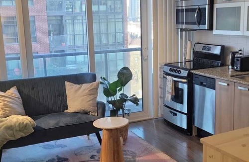King West Village Condo | Newly Renovated Condo in Downtown Toronto
