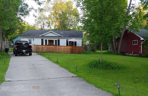 Alcona Cottage | Newly renovated Cozy Cottage with a Condo feel!