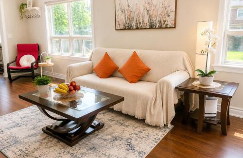 Willowdale House | Newly Renovated Cozy Room Walk to Subway North York