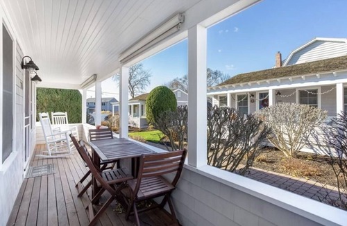 Easton's Point Cottage | Newly Renovated Easton Point Cottage, Short Walk To First And Second Beach