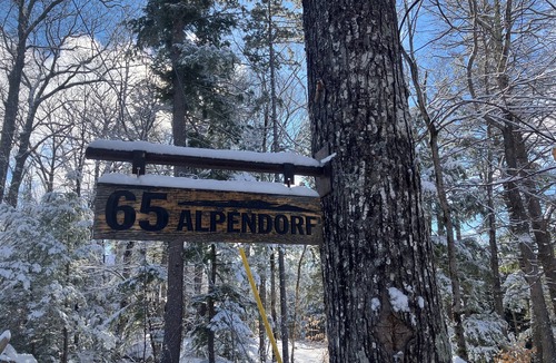 Intervale Ski Chalet | Newly-renovated, family-friendly 3 bed 2 bath chalet in peaceful private setting