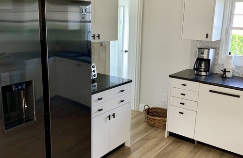Niantic House | NEWLY RENOVATED GORGEOUS WATERFRONT HOUSE — Located in Black Point Beach