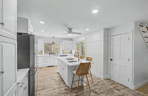 West Barnstable House | Newly renovated home w/Saltwater Pool Near Sandy Neck, sleeps 10!