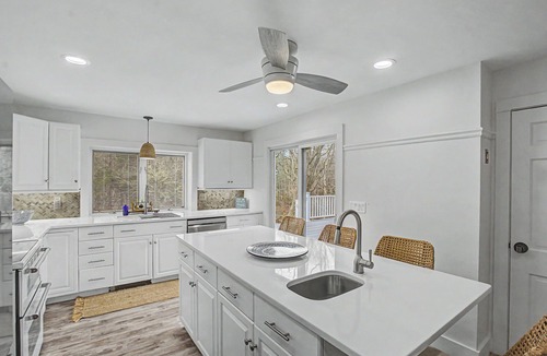 West Barnstable House | Newly renovated home w/Saltwater Pool Near Sandy Neck, sleeps 10!