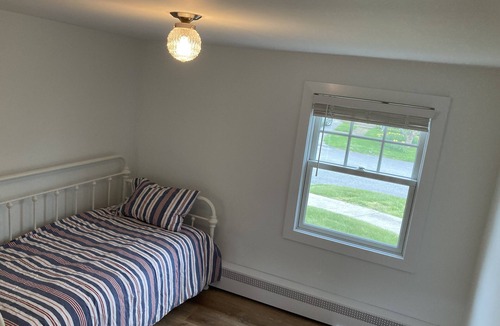 Easton's Point House | Newly Renovated in walking distance to two of Newport’s best beaches!