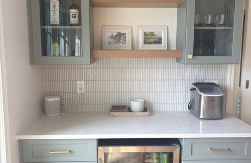 Mirror Lake House | Newly Renovated Lake Front 4 Bedroom Private Family Retreat on Winni!