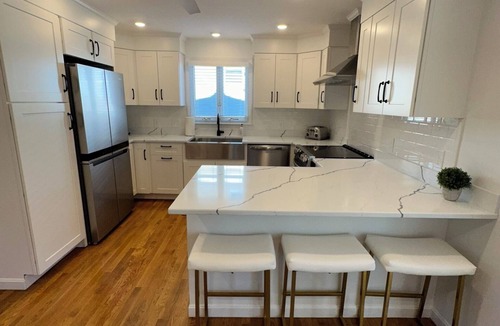 Fifth Ward House | Newly renovated luxury 2-bedroom house. Walk to EVERYTHING!