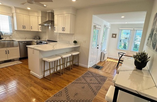 Fifth Ward House | Newly renovated luxury 2-bedroom house. Walk to EVERYTHING!