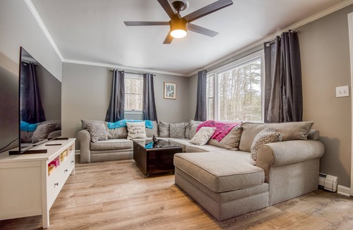 Tamworth House | Newly Renovated Mountain Home