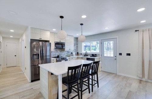 Pocono Summit House | NEWLY RENOVATED! Pac Man Arcade, Hot Tub, Game Room