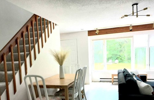 Conway House | Newly renovated townhouse with tennis court and pool.