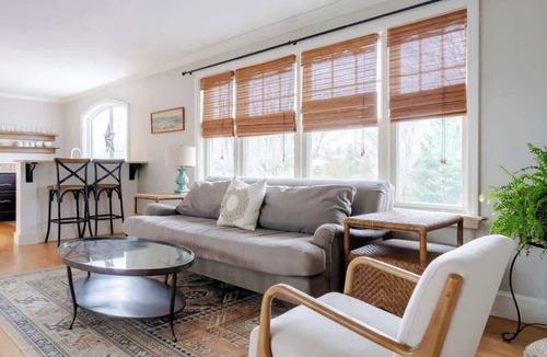 Fifth Ward Apartment | Newport Beach Loft STAY
