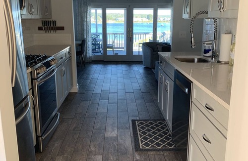 Portsmouth House | Newport County waterfront home with hot tub! Use of 3 kayaks included!