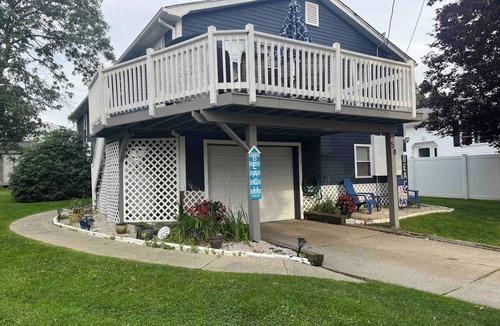Newport East House | Newport East Private House Walk to Beaches 6beds
