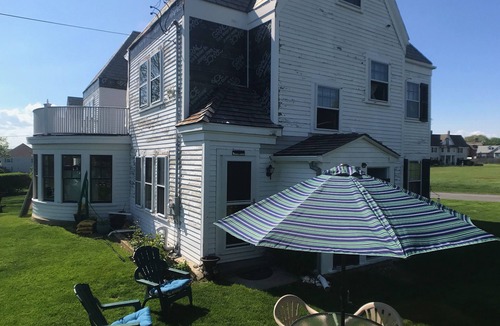 Newport Apartment | Newport - Exclusive Renfrew Park Beach House Waterview Apartment, Central A/C