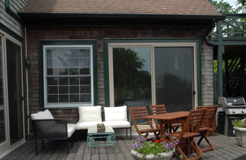 Easton's Point Apartment | Newport Historic Carriage House By The Sea,SpaPool