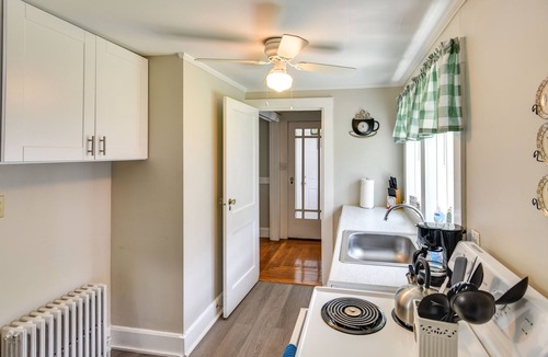 Newport House | Newport House < 3 Mi to Beaches & Bowen’s Wharf!
