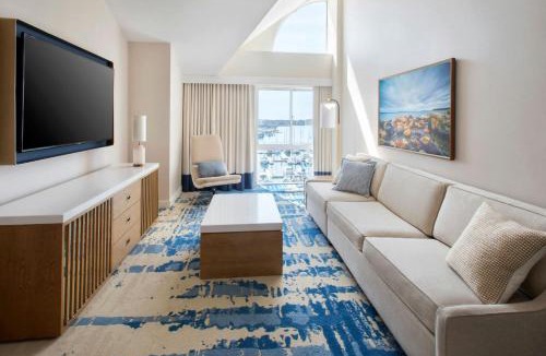 The Point Hotel | Newport Marriott Hotel & Spa